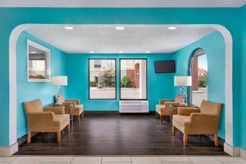 Coin salon dans l'établissement Howard Johnson by Wyndham Chattanooga Lookout Mountain I-24