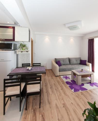 Fotografie z fotogalerie ubytování Seafront apartment Maja A3+2 v Tučepi