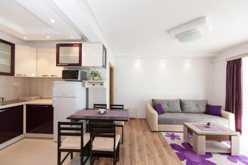Fotografie z fotogalerie ubytování Seafront apartment Maja A3+2 v Tučepi