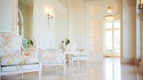 Ein Sitzbereich in der Unterkunft Grand Hotel Heiligendamm - The Leading Hotels of the World