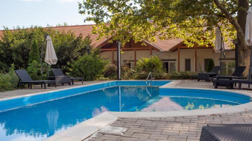 Gallery image of Hotel Platán in Zamárdi