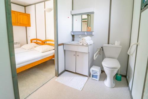 Bilik mandi di Les Chalets de Booz