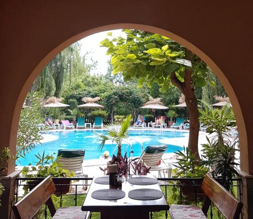 Бассейн в Hotel Liani - All Inclusive или поблизости
