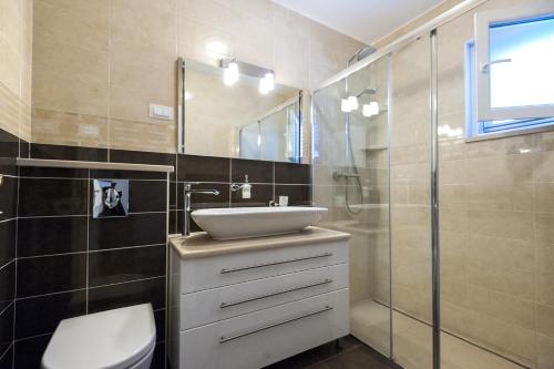 Phòng tắm tại House Glasnović