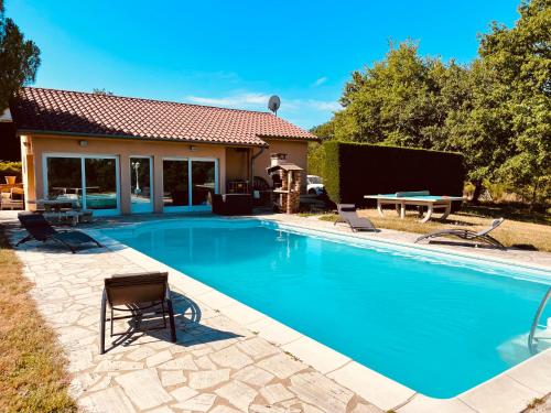 Photo de la galerie de l'établissement La Villa Perroquet, à Poncins