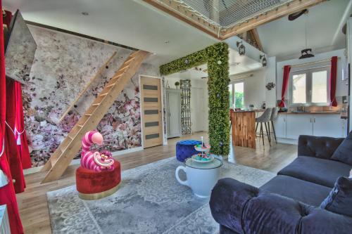 Gallery image of ALiCe Au PaYs dEs MerVeiLLeS in Maintenon