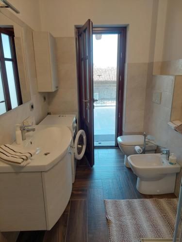 A bathroom at La terrazza