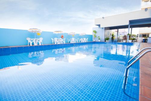 Hotel Dan Inn Express Foz do Iguaçu By Nacional Innの敷地内または近くにあるプール