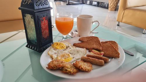 Comida en o cerca de este hotel