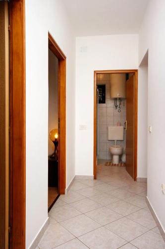 Apartments with parking space Crikvenica - 5493