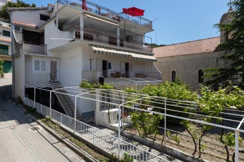 Fotografia z galérie ubytovania Apartments by the sea Sumpetar, Omis - 11462 v destinácii Jesenice