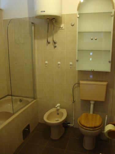 Apartments with a parking space Seget Donji, Trogir - 11524
