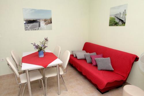 Apartments with parking space Mavarstica, Ciovo - 11563
