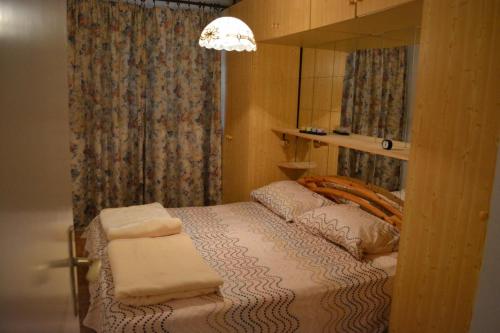 Apartments with parking space Korcula - 11594
