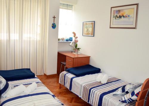 Apartments with WiFi Split - 11580
