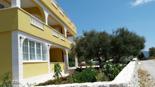 Fotografie z fotogalerie ubytování Apartments with a parking space Orebic, Peljesac - 13763 v destinaci Orebić