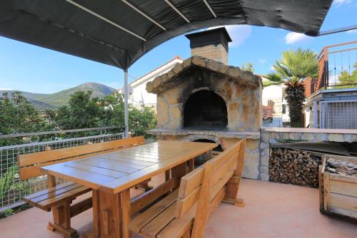 Apartments by the sea Seget Vranjica, Trogir - 13771