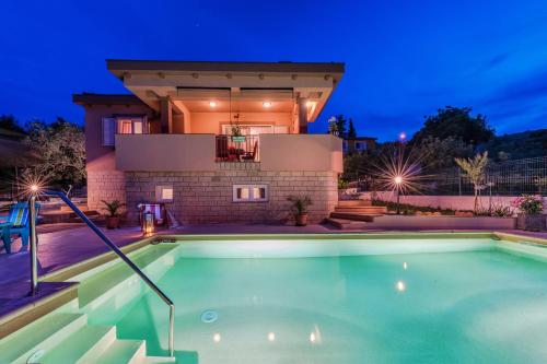 Family-friendly apartments with swimming pool Sutomiscica, Ugljan - 13872