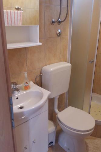 Apartments by the sea Trogir - 13918