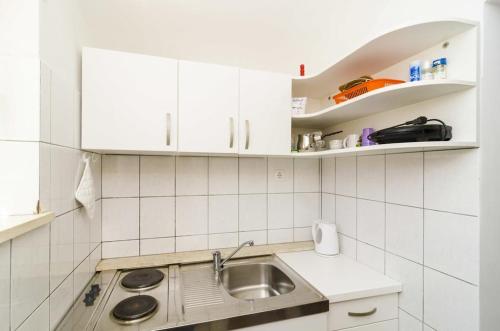 Apartments with a parking space Cavtat, Dubrovnik - 13941