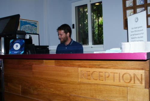 Apartments and rooms with WiFi Zadar - 14030