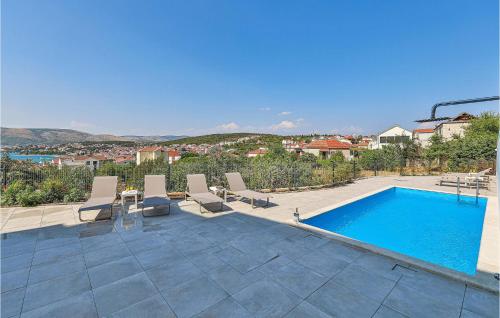 1 Bedroom Amazing Apartment In Okrug Gornji