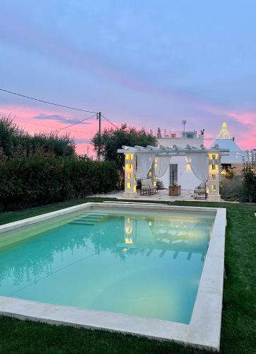 Πισίνα στο ή κοντά στο Trullo San Vincenzo con Piscina