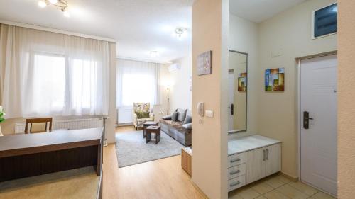 A kitchen or kitchenette at Lux Apartman D&N