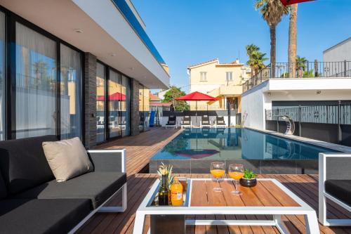 Luxury Villa Anchor