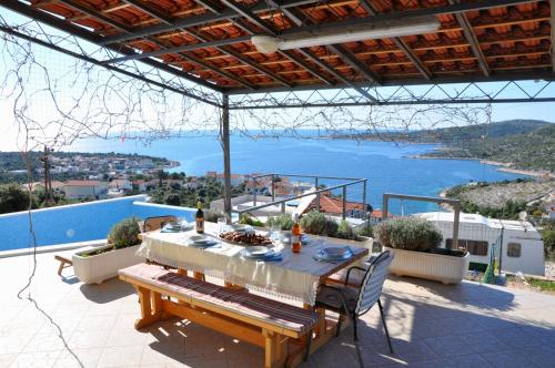 Family friendly house with a swimming pool Kanica, Rogoznica - 10367