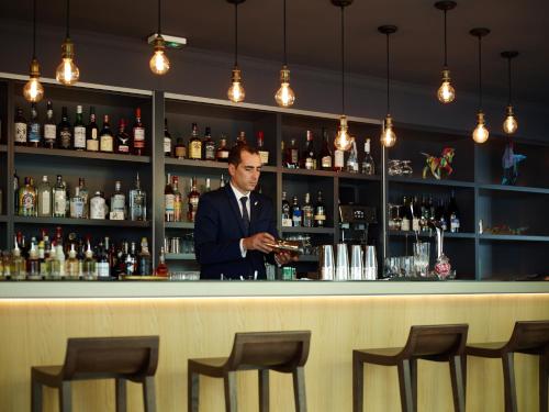 Getränke in der Unterkunft Hôtel de Cavoye