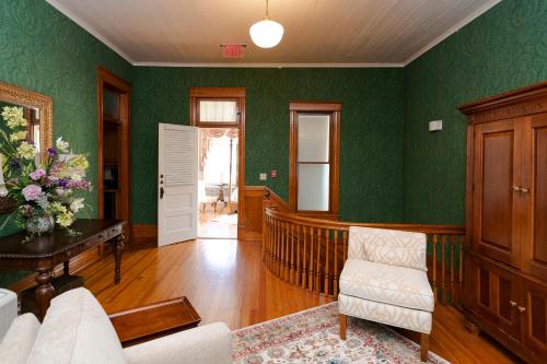 Captain Henderson House – Photos 5