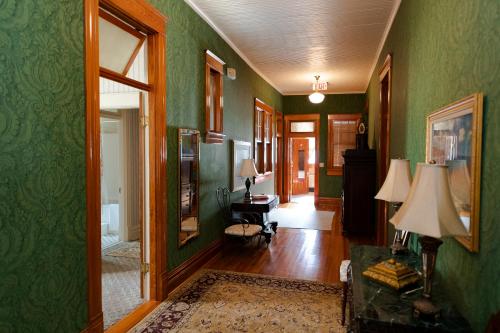Captain Henderson House – Photos 3
