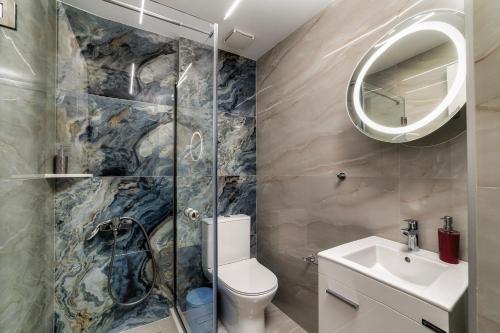 Ένα μπάνιο στο Ephantasy Living - Luxury home with roof garden