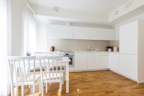 Kuchyň nebo kuchyňský kout v ubytování Kadriorg Apartment (2 bedrooms)