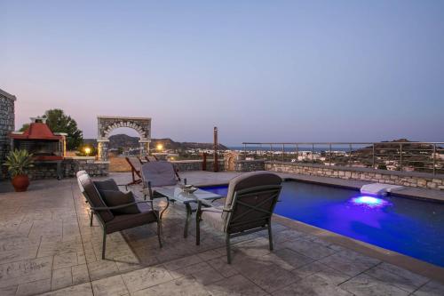 Des & Coo Luxury Villa with Private Pool
