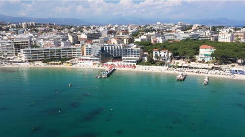 06K3 - La Pagoda Unique et atypique à 30 m de la mer