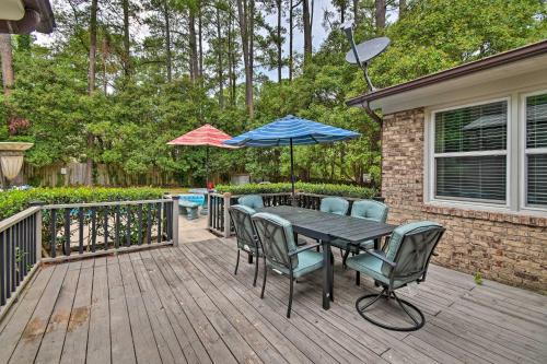Galería fotográfica de Inviting Fayetteville Home with Deck and Pool! en Fayetteville