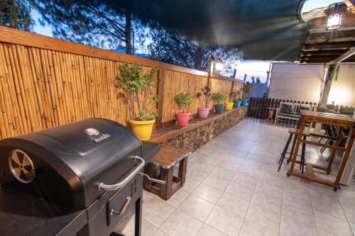 Kemudahan BBQ tersedia untuk tetamu di homestay