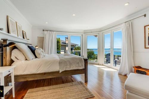 Sweeping Ocean Views at McNeil Bay