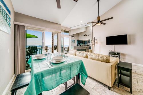 Whitewater Village Charm – Photos 3