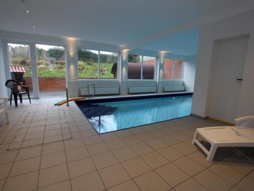 Kolam renang di atau dekat dengan Ferienwohnung in Westerland auf Sylt