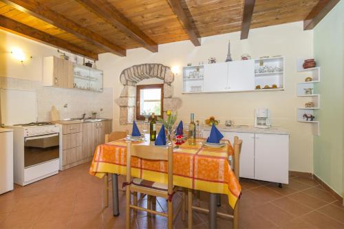 Holiday house with a parking space Mali Turini (Central Istria - Sredisnja Istra) - 14136