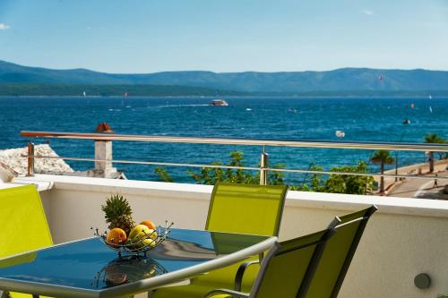 Seaside family friendly house with a swimming pool Bol, Brac - 14239