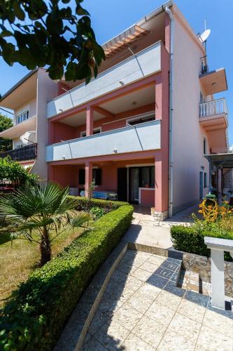 Apartments and rooms with parking space Krk - 14322