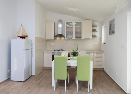 Apartments by the sea Razanj, Rogoznica - 14357
