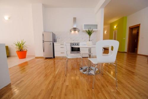 Apartments with WiFi Split - 14415