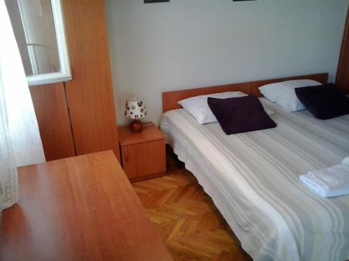 Apartments and rooms with WiFi Split - 14428