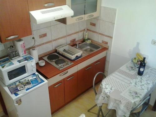 Apartments and rooms with WiFi Split - 14428