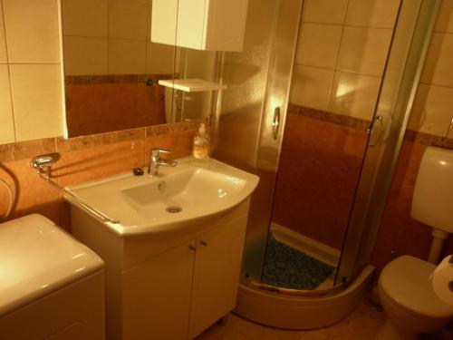 Apartments and rooms with WiFi Split - 14428